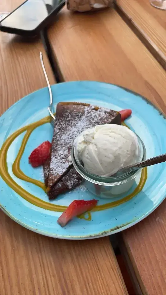 Trent Joaquin_Fischli am See_Bauen_recensione