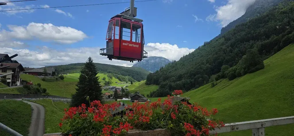 Elena Vladova -Noora_Niederbauen Mountain Inn_Emmetten_avis