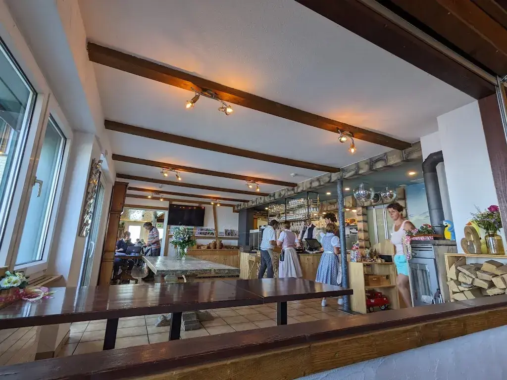 Ana Cardoso Cachopo_Niederbauen Mountain Inn_Emmetten_avis