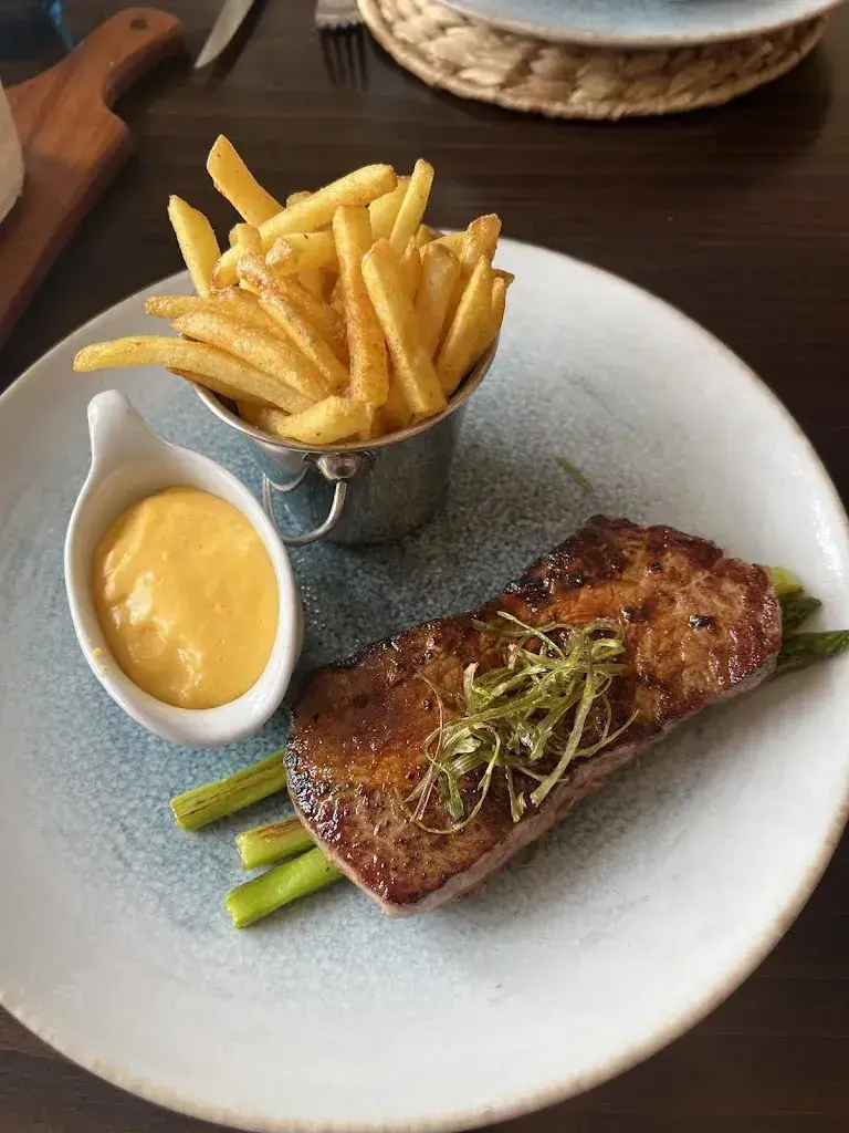 Carsten Schmidt_Restaurant Bellevue_Ingenbohl_avis