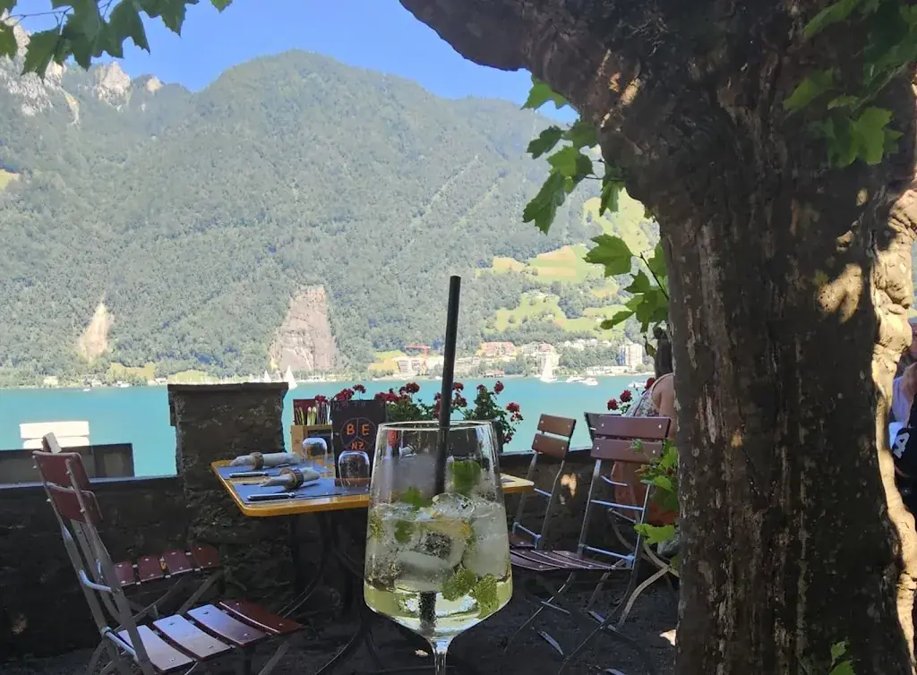 Petra Fletcher_Wirtschaft zur Treib_Seelisberg_avis