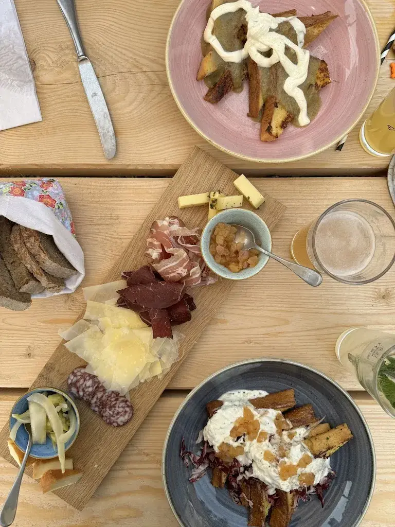 Rachel Foelster_Restaurant Rio_Ittigen_avis