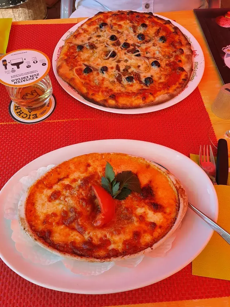 Misis G Joss_Bahnhöfli_Seelisberg_avis