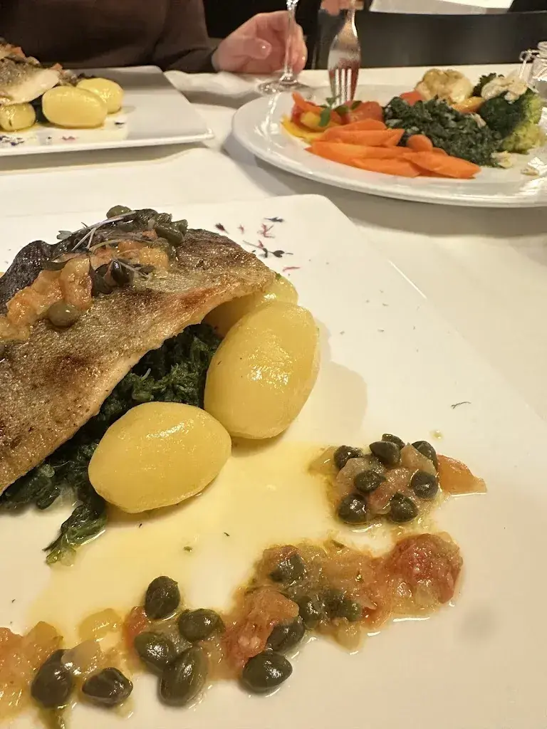 Ana Bejenaru_Restaurant @ Seeblick Höhenhotel_Emmetten_recensione