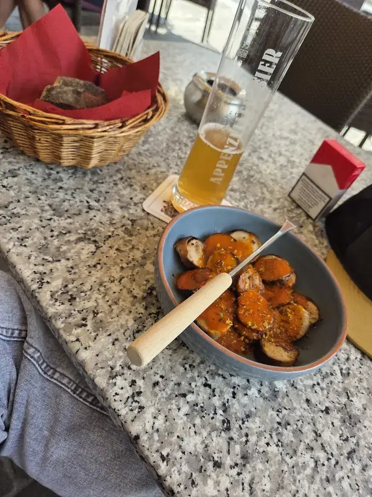 Manuel Pegrisch_Rütli Bar_Brunnen SZ_review