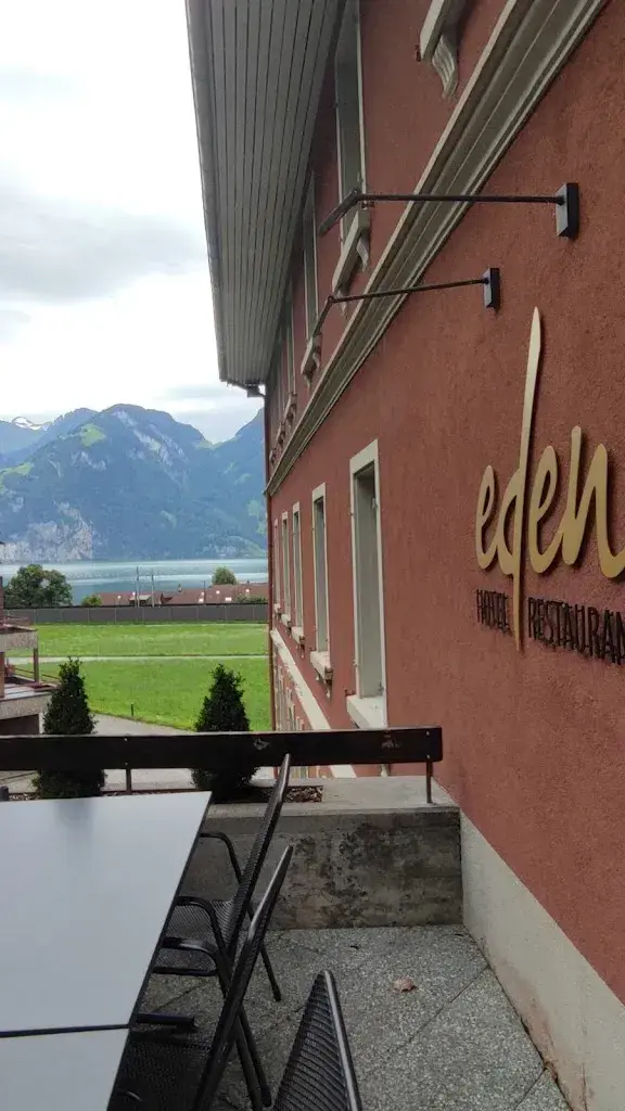 olga troshina_Eden_Sisikon_avis