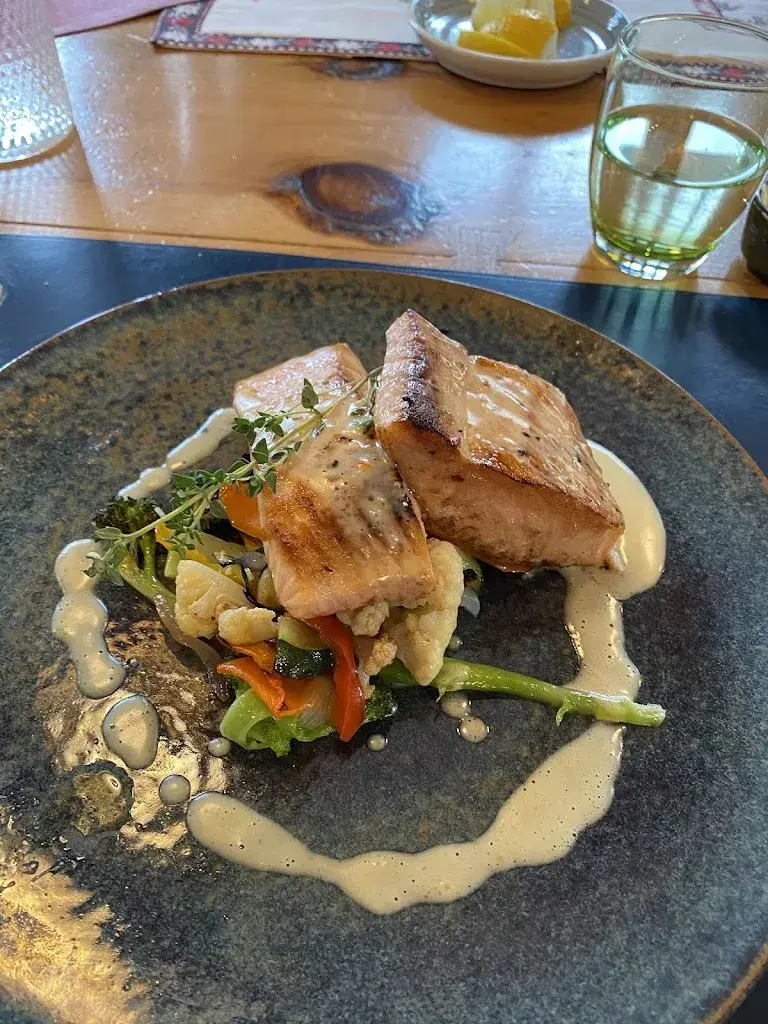 Hasan Alshehri_Bürgi's Burehof_Euthal_review