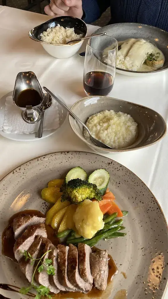 Agnieszka Zywuszko_Landgasthof Seeblick_Gross SZ_avis