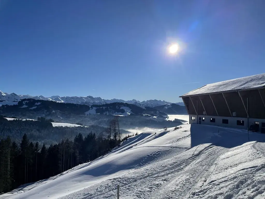 Uwe Suendhoff_Alpwirtschaft Gueteregg_Willerzell_recensione