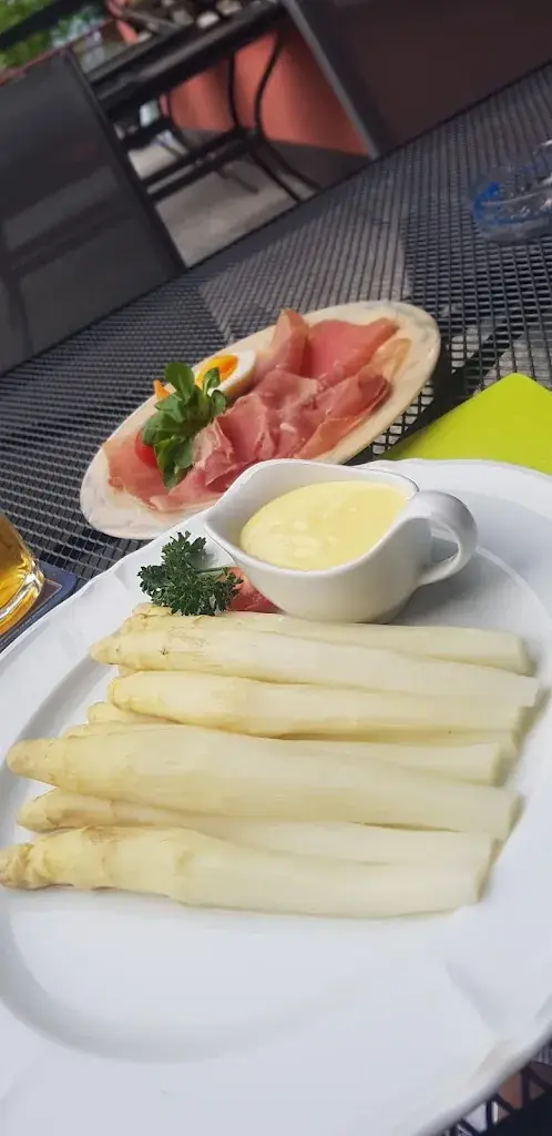 Sa Ku_La Taverna Roos_Wollerau_avis