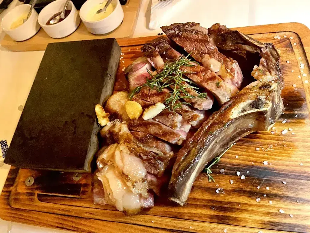 Menu_Steakhouse 400°c Dry Aged Beef Holzkohlegrill_Gersau_image_6