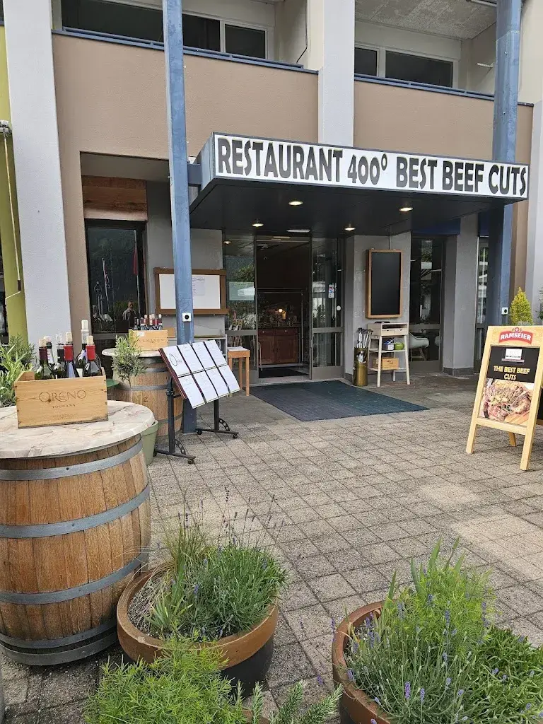 Melanie_Steakhouse 400°c Dry Aged Beef Holzkohlegrill_Gersau_avis