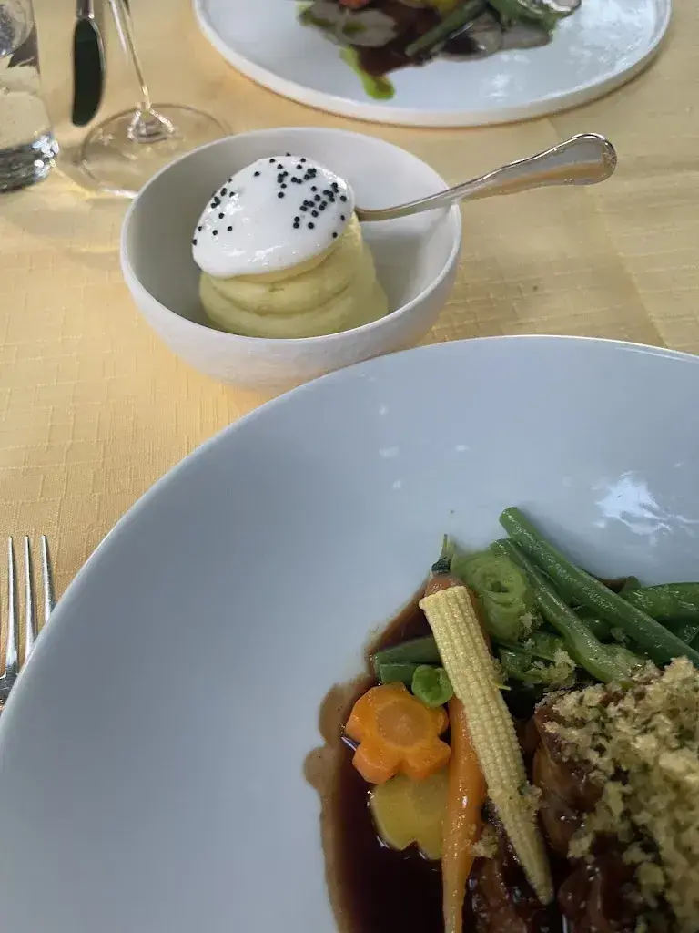 Valera Zemlanikin (doggvalera)_Eder's Eichmühle_Wädenswil_avis