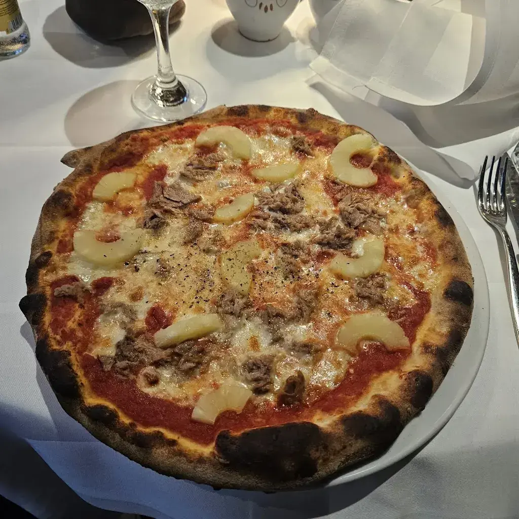 Olasunkanmi Adeniji_Doppio Gusto_Pfäffikon_review