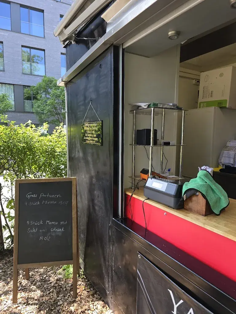 Palermo Martin_Yabtsang Momo Corner_Pfäffikon_avis