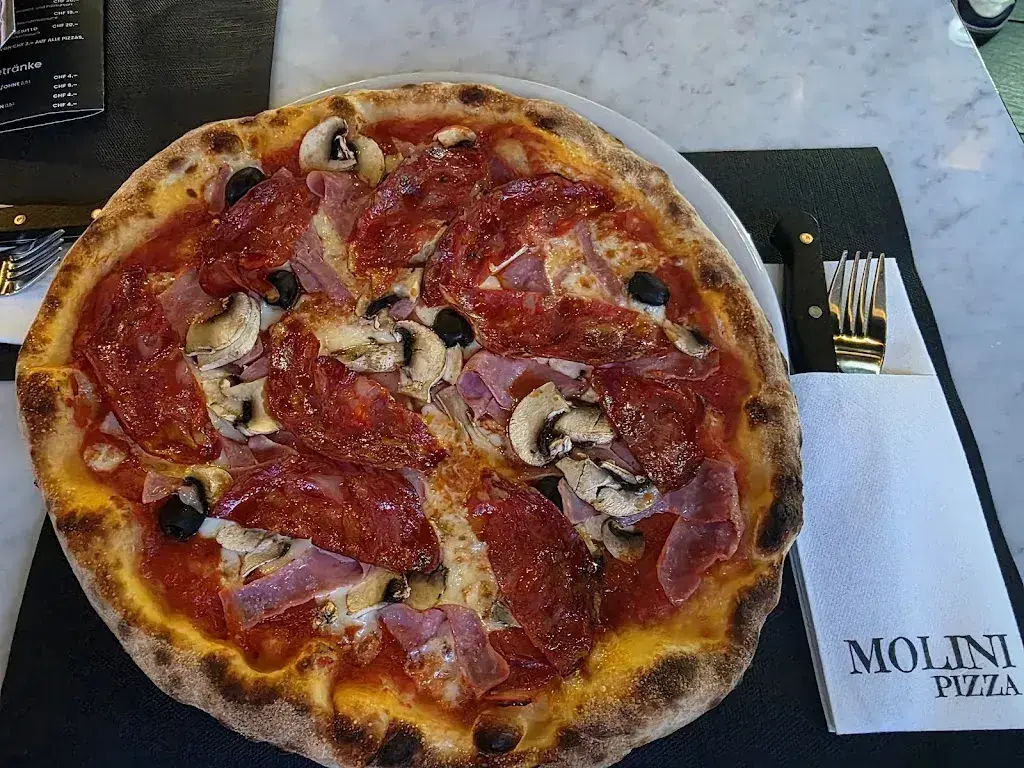 Olga Theunis_Molini Pizza Küssnacht am Rigi_Küssnacht_avis