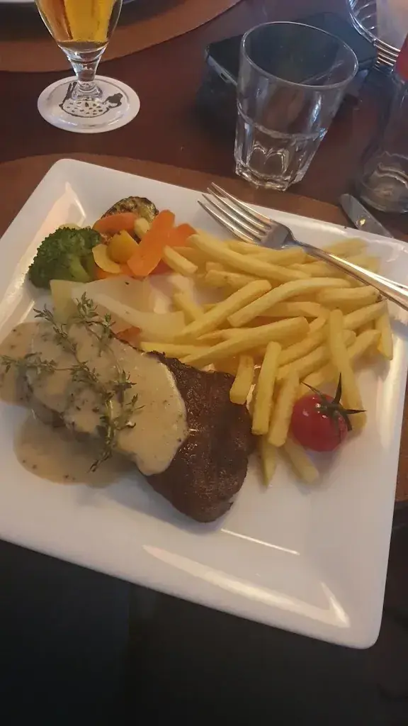 Mónica Fernandes_Restaurant & Hotel Schäfli_Siebnen_recensione