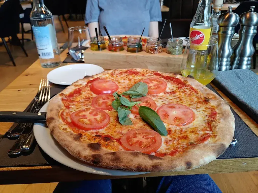 Thomas Vogt_La Famiglia Bernapark_Stettlen_recensione