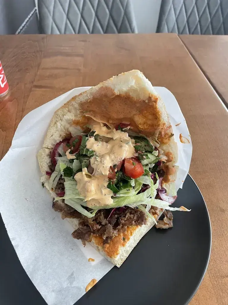 Stefan Arsic_KEBOOM_Lachen_review