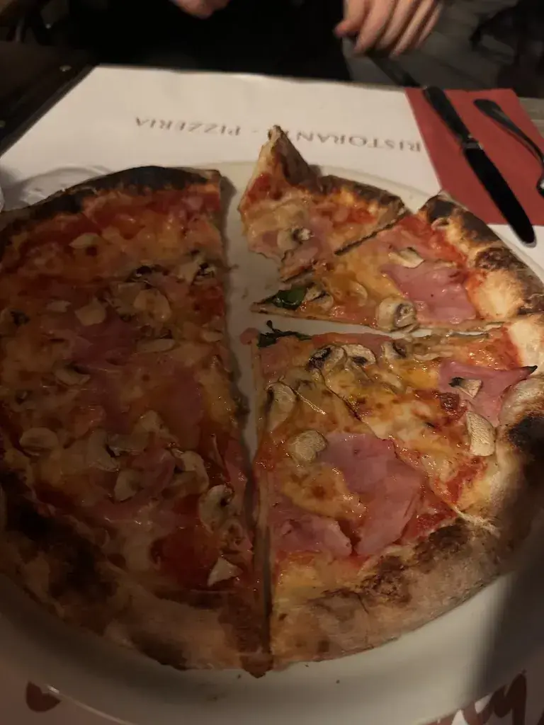 Jessica Bello Salguero_Ristorante Pizzeria Campania_Bern_avis