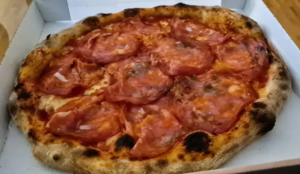 M. Long_Ristorante Pizzeria Campania_Bern_avis