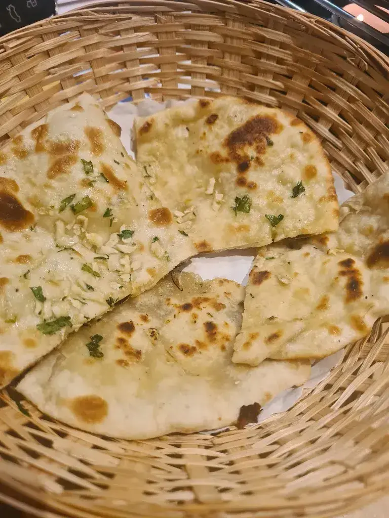 Apurwa Jorwekar_Ashoka Palace_Lachen_avis