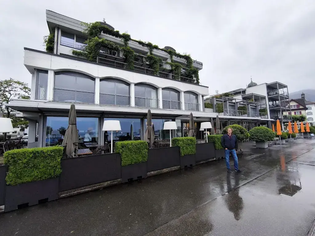 Helmert van Maanen_Marina Lachen_Lachen_avis