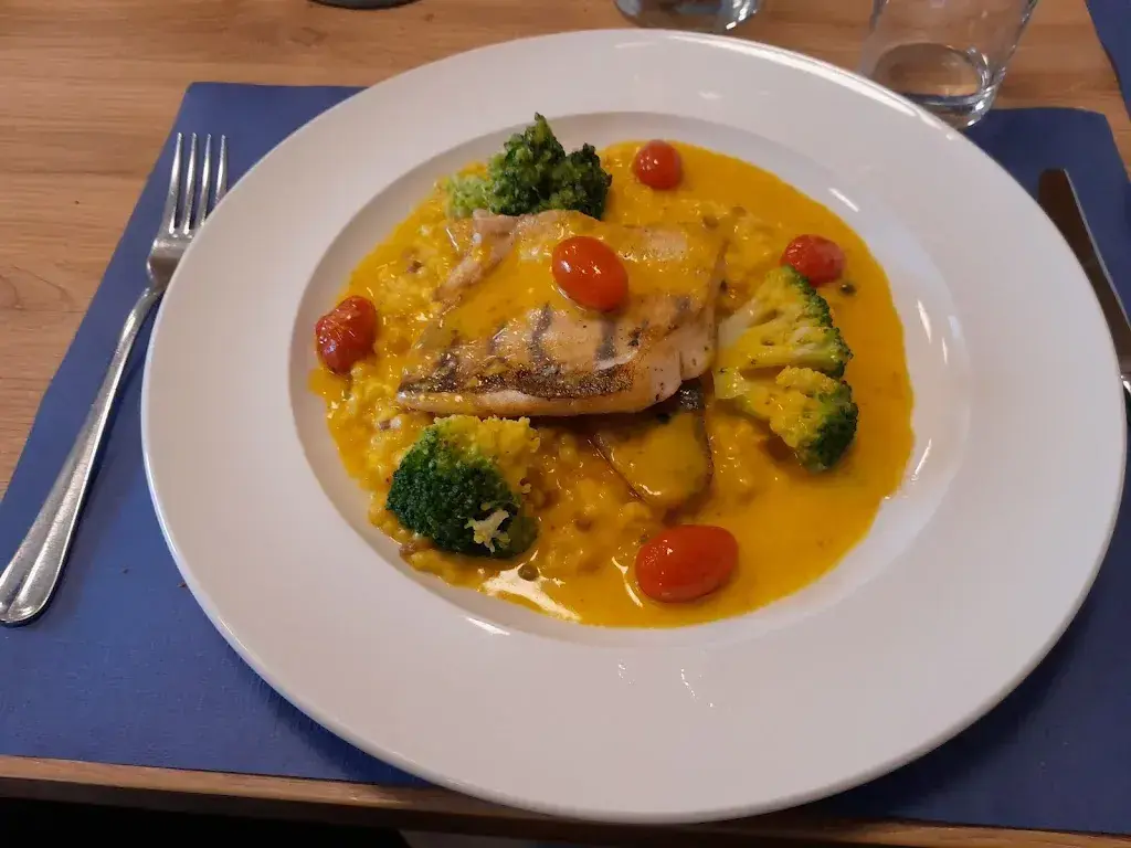 Gerhard Merz_Restaurant Seeblick_Innerthal_avis