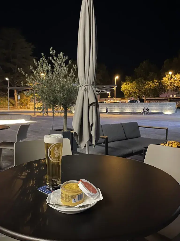 J Lee_Restaurant Osito_Ostermundigen_avis