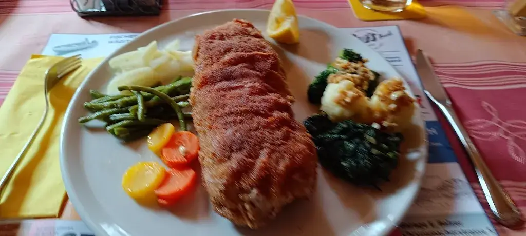 Martin Riegler_Restaurant Flüebödeli_Vorderthal_avis