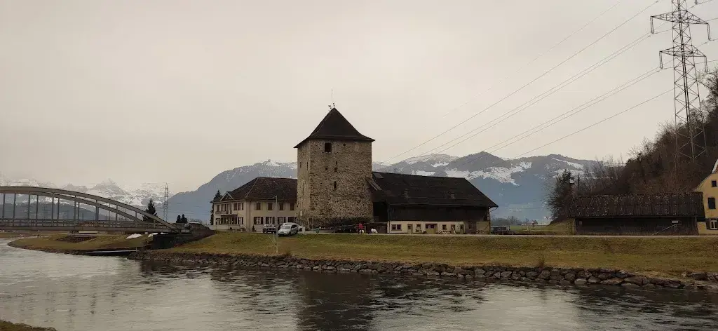 Googl I_Landgasthof Schloss Grynau_Tuggen_review