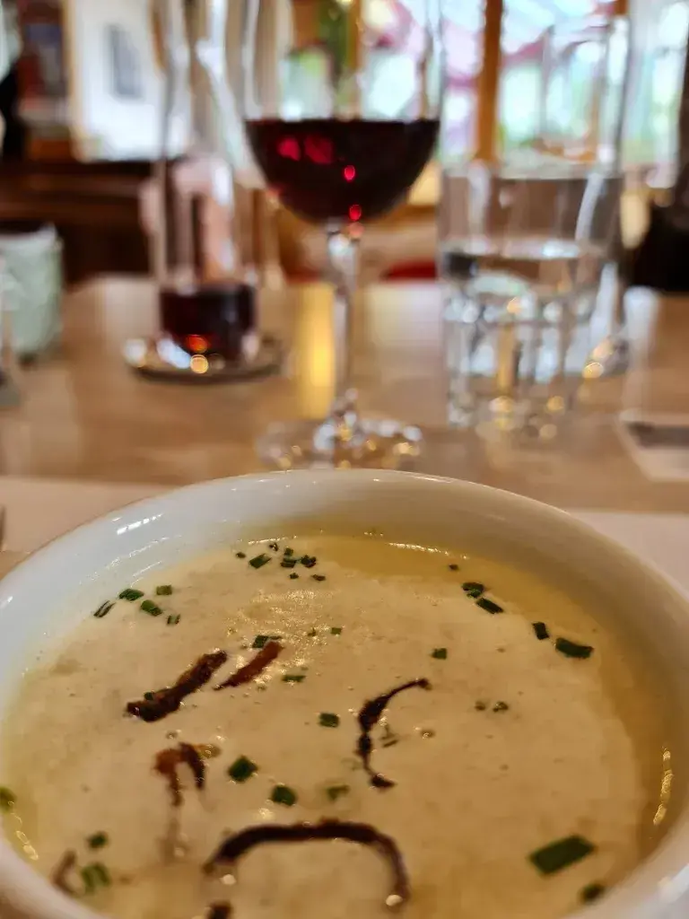 R. Clausen_Frohe Aussicht Uznach_Uznach_review