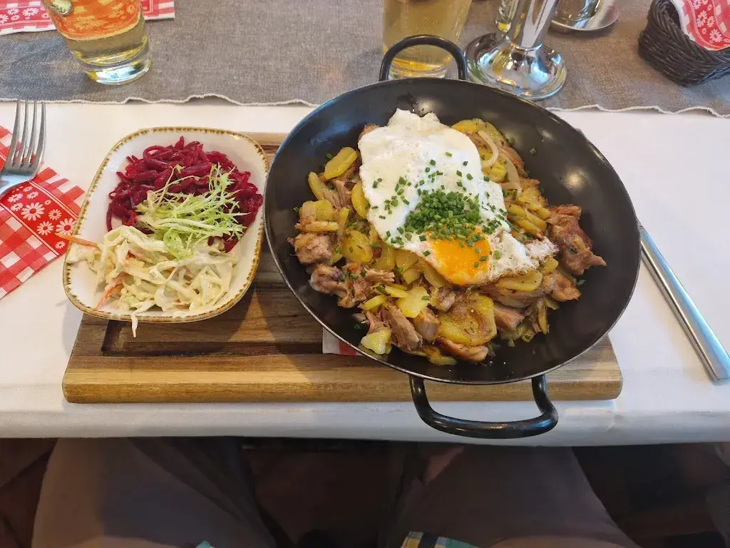 Karl Arnold_gärtästübli_Alpthal_review