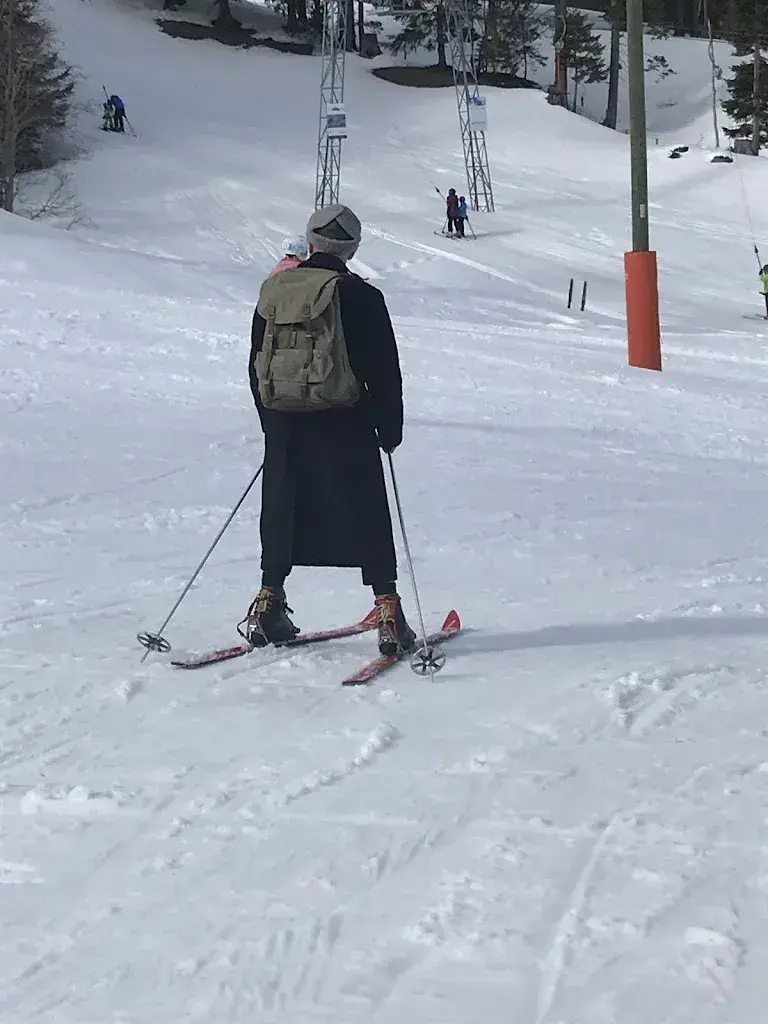 Domon Silvia_Grillhüttli_Alpthal_avis