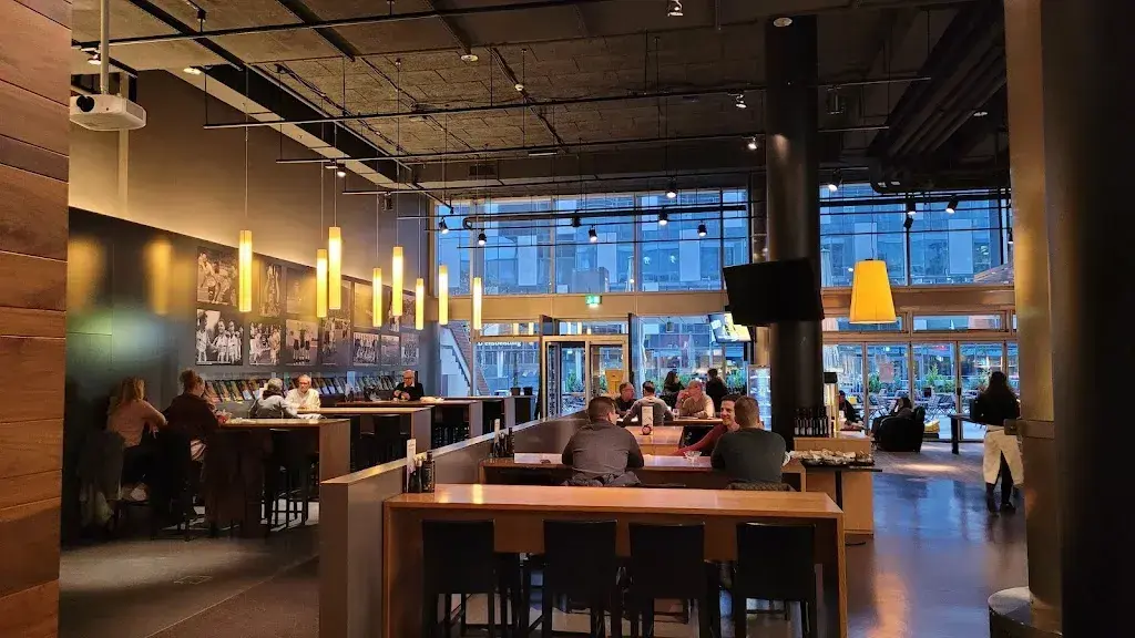 Restaurant Eleven_Bern_slider_image_1