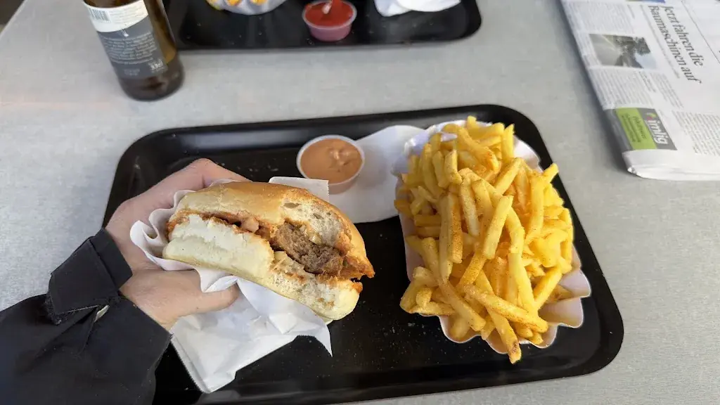 Tom Luthi_Brunni- Grill GmbH_Alpthal_recensione