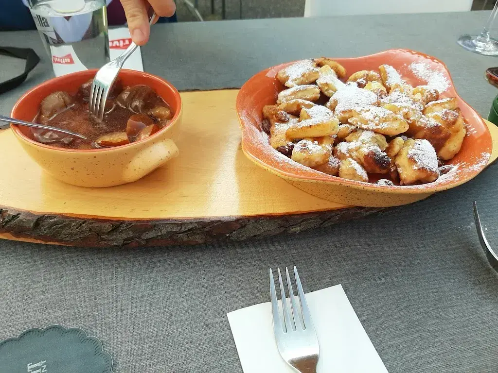 Mythentreff restaurant in Alpthal