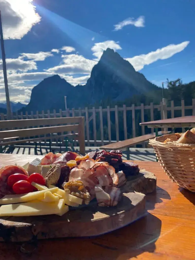 Menu_Gadäbeiz Brüschrain_Alpthal_image_2