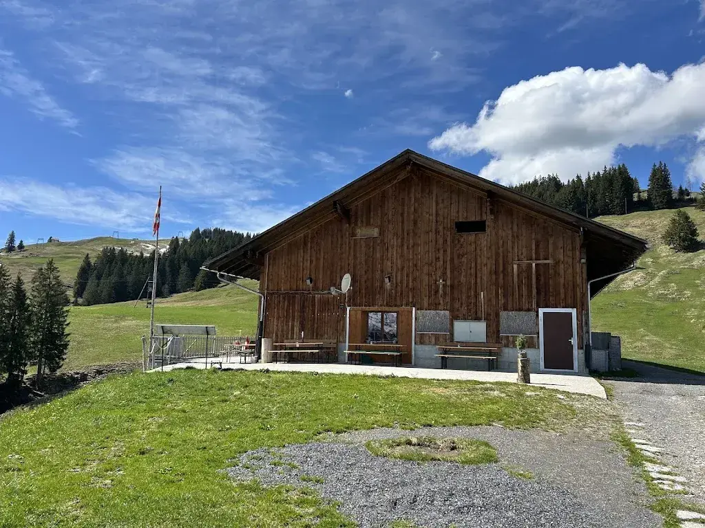 Christopher Widmer_Gadäbeiz Brüschrain_Alpthal_review