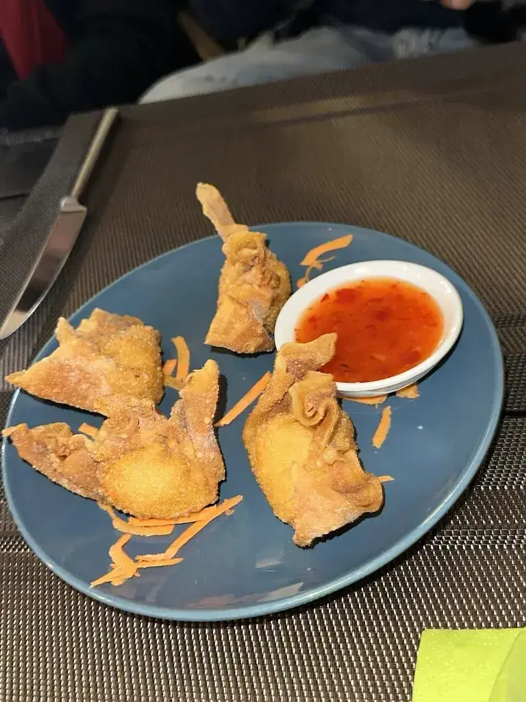 Praewkanit Pichayangkul_RUEN RATTAYA_Goldau_avis