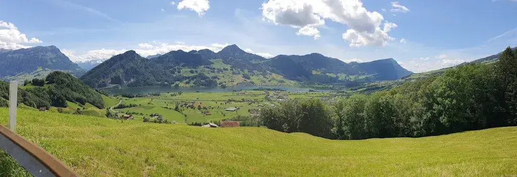 Mirjam Vonlaufen_Restaurant Burg_Seewen_avis