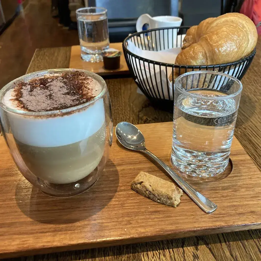 Burkhard Wombacher_Schelbert_Seewen_avis