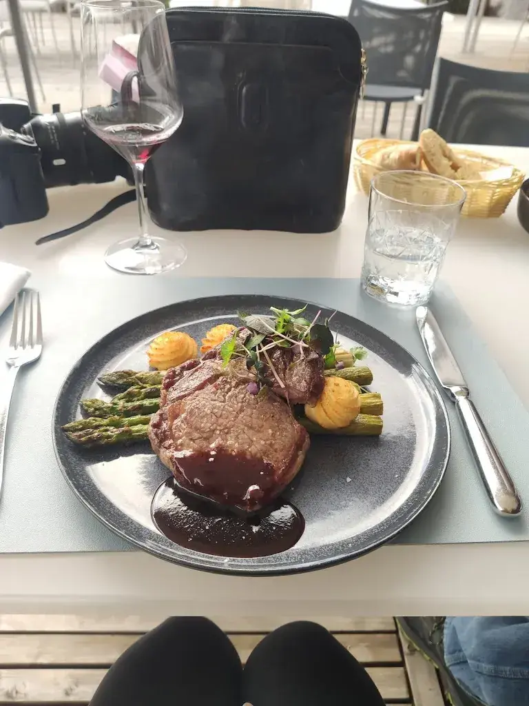 Eleanor Bader_Restaurant Point_Seewen_review