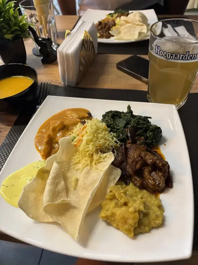 Elodie L_Curry Taste GmbH_Seewen_review