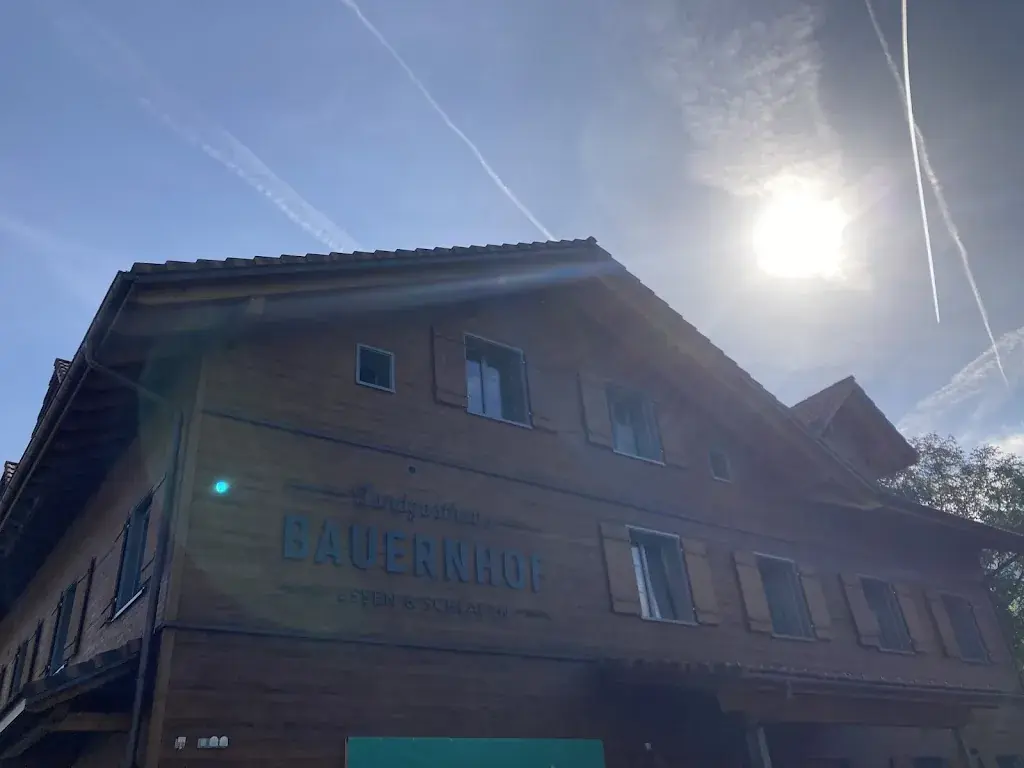 Mario Caruso_Landgasthaus Bauernhof_Lauerz_avis