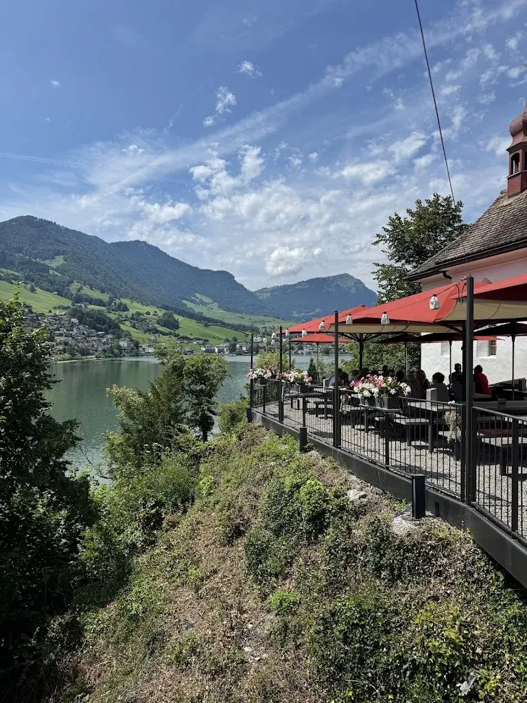 Parwood sweden_Restaurant Insel Schwanau_Lauerz_avis