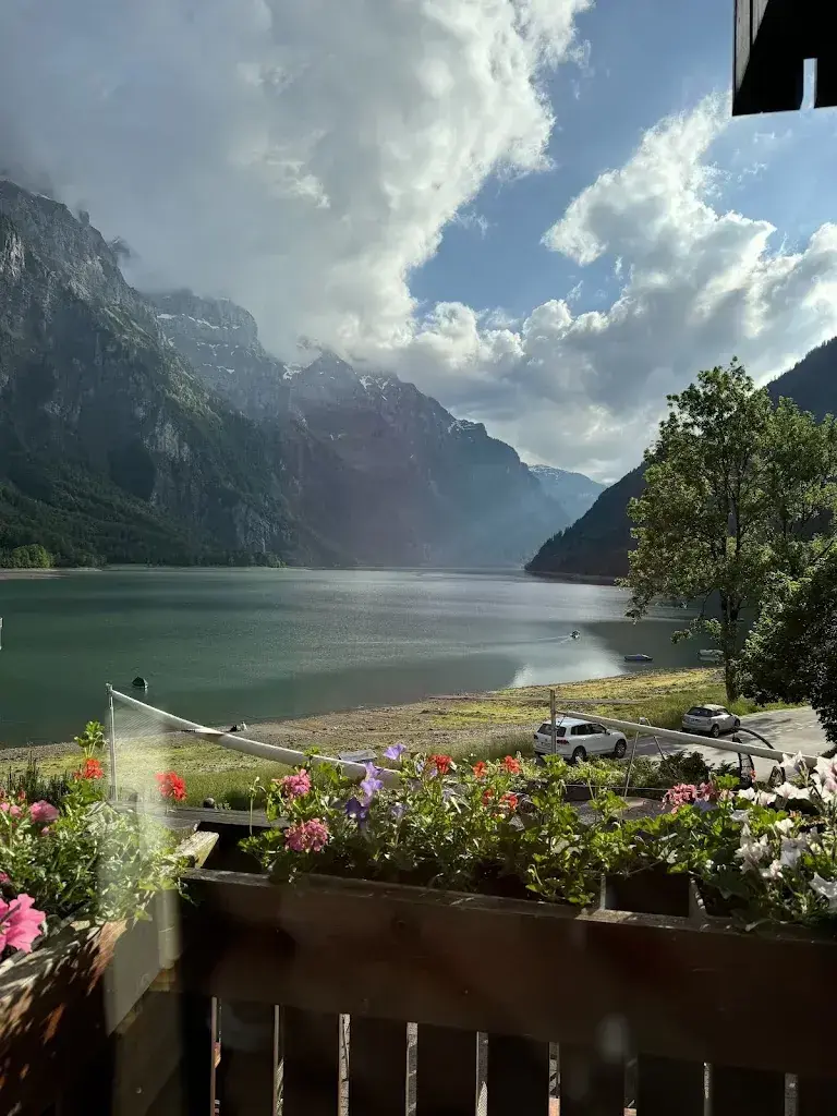 Fabiana Valverde_Hotel Rhodannenberg_Klöntal_review
