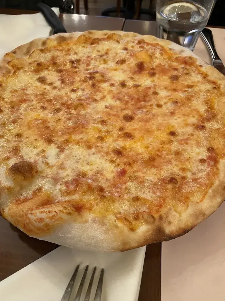 Sarah Kemmouche_Ristorante Bella Vita Pizzeria_Bern_review