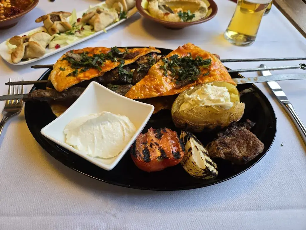 Christian Mueller_Hotel & Restaurant Stadthof Glarus_Glarus_avis