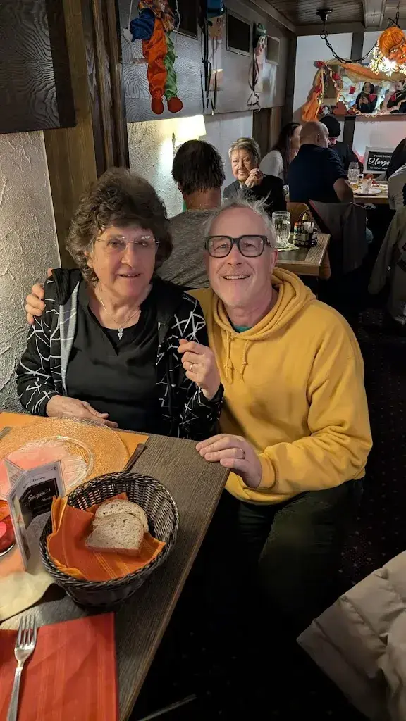 Jeremy Ellis_Sager_Oberiberg_avis